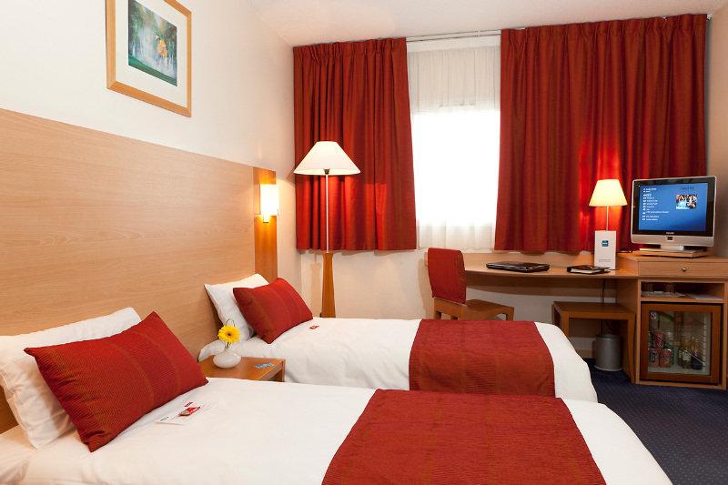 Hotel Forest Hill Meudon Velizy Phòng bức ảnh